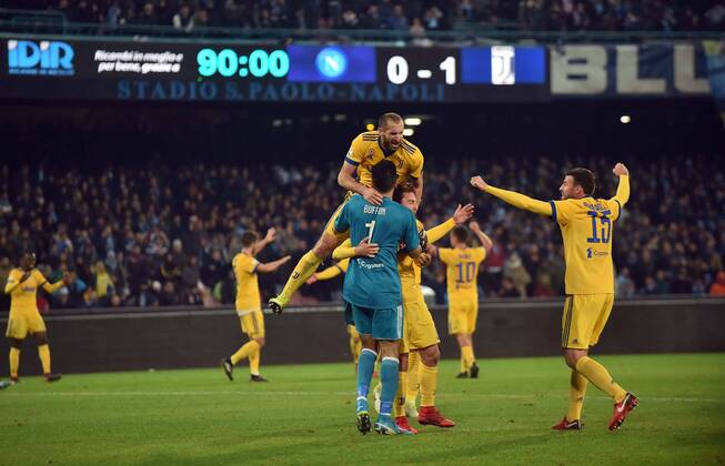 Foto IPP Felice De Martino Napoli 01 12 2017 Calcio Campionato italiano serie A 2017 2018 Napoli - Juventus Nella foto: gianluigi buffon, claudio marchisio giorgio chiellini e andrea barzagli festeggiano la vittoria Italy Photo Press World Copyright 0