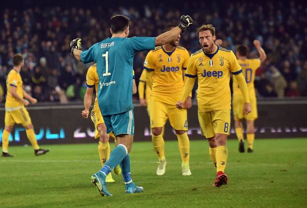 Foto IPP Felice De Martino Napoli 01 12 2017 Calcio Campionato italiano serie A 2017 2018 Napoli - Juventus Nella foto: gianluigi buffon e claudio marchisio festeggiano la vittoria Italy Photo Press World Copyright 0