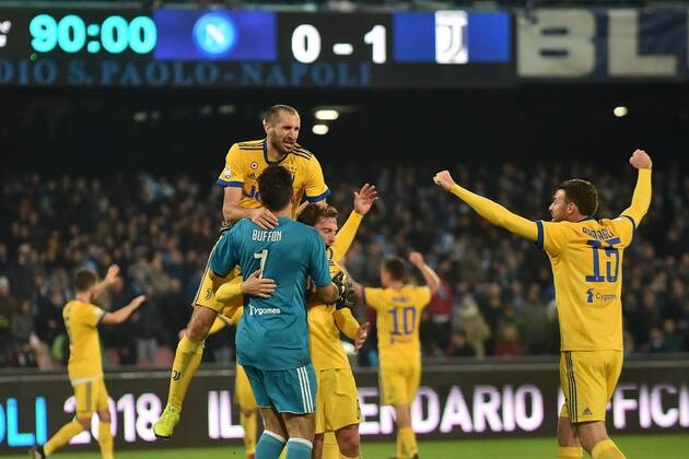 Foto IPP Felice De Martino Napoli 01 12 2017 Calcio Campionato italiano serie A 2017 2018 Napoli - Juventus Nella foto: gianluigi buffon, claudio marchisio giorgio chiellini e andrea barzagli festeggiano la vittoria Italy Photo Press World Copyright 0
