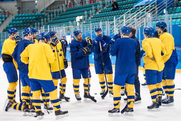 180214 Players of Sweden during a training session during day five of the 2018 Winter Olympics on February 14, 2018 in Pyeongchang. Photo: Petter Arvidson BILDBYRAN kod PA 91967 Copyright: PETTERxARVIDSON BB180214PA147