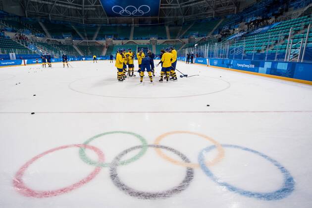 180214 Players of Sweden during a training session during day five of the 2018 Winter Olympics on February 14, 2018 in Pyeongchang. Photo: Petter Arvidson BILDBYRAN kod PA 91967 Copyright: PETTERxARVIDSON BB180214PA174