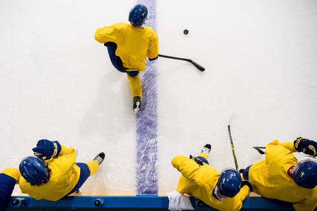 180220 Players of Sweden during a training session during day eleven of the 2018 Winter Olympics on February 20, 2018 in Pyeongchang. Photo: Petter Arvidson BILDBYRAN kod PA 91988 Copyright: PETTERxARVIDSON BB180220PA145