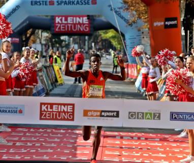 RUNNING - Graz Marathon GRAZ,AUSTRIA,14.OCT.18 - RUNNING - Graz Marathon. Image shows Lemawork Ketema (KEN). GEPAxpictures xHansxOberlaender