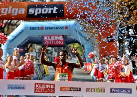 RUNNING - Graz Marathon GRAZ,AUSTRIA,14.OCT.18 - RUNNING - Graz Marathon. Image shows Lemawork Ketema (AUT). GEPAxpictures xHansxOberlaender