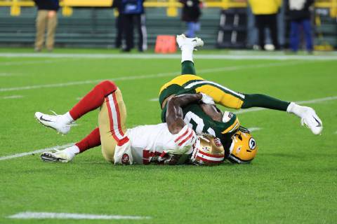 GREEN BAY, WI - OCTOBER 15: Green Bay Packers cornerback Kevin King (20) intercepts a ball during a game between the Green Bay Packers and the San Francisco 49ers at Lambeau Field on October 15, 2018 in Green Bay, WI. (Photo by Larry Radloff Icon Sportswire) NFL American Football Herren USA OCT 15 49ers at Packers Icon1810153861 EDITORIAL USE ONLY