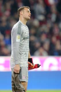 Torwart Manuel Neuer (FC Bayern Muenchen 1) nach dem 1:1, FC Bayern Muenchen vs. SC Freiburg, DFL regulations prohibit any use of photographs as image sequences and or quasi-video: Langer Eibner-Pressefoto FC Bayern Muenchen vs. SC Freiburg, 1.Bundesliga, Fussball, 03.11.2018 Muenchen Copyright: xLanger Eibner-Pressefotox EP_EER