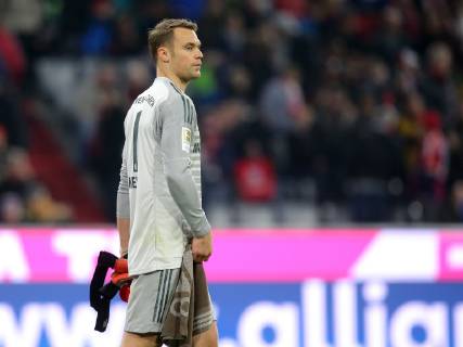 Torwart Manuel Neuer (FC Bayern Muenchen 1) nach dem 1:1, FC Bayern Muenchen vs. SC Freiburg, DFL regulations prohibit any use of photographs as image sequences and or quasi-video: Langer Eibner-Pressefoto FC Bayern Muenchen vs. SC Freiburg, 1.Bundesliga, Fussball, 03.11.2018 Muenchen Copyright: xLanger Eibner-Pressefotox EP_EER