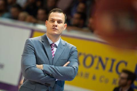 28.10.2018, Basketball-Bundesliga easyCredit-BBL, Saison 2018 19, 5. Spieltag, BG Göttingen - HAKRO Merlins Crailsheim: Göttingens Trainer Johan Roijakkers. Foto: Swen Pförtner BG Göttingen - HAKRO Merlins Crailsheim
