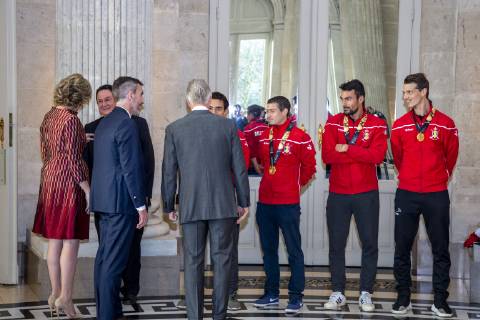 Queen Mathilde of Belgium, King Philippe - Filip of Belgium greet Belgian Hockey Federation chairman Marc Coudron, Belgian Hockey Federation Secretary-General Serge Pilet, Belgium s captain Thomas Briels, holding the World Cup trophy, Belgium s John-John Dohmen, Belgium s Simon Gougnard and Belgium s Felix Denayer pictured during a reception to honour the new hockey world champions, the Belgian Red Lions team, in the Royal castle in Laken - Laeken, Tuesday 18 December 2018. Red Lions won 3-2 the final against The Netherlands in India last last Sunday. HATIMxKAGHAT x05493034x