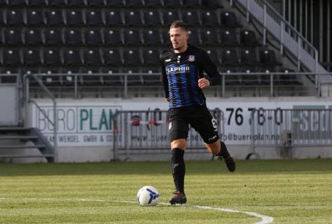 09.02.2019, xmgoodx Frankfurt am Main , PSD Bank Arena am Bornheimer Hang Regionalliga Süd Saison 2018 2019 Testspiel FSV Frankfurt gegen Viktoria Aschaffenburg Fabian Burdenski (6, FSV Frankfurt)