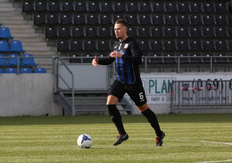 09.02.2019, xmgoodx Frankfurt am Main , PSD Bank Arena am Bornheimer Hang Regionalliga Süd Saison 2018 2019 Testspiel FSV Frankfurt gegen Viktoria Aschaffenburg Fabian Burdenski (6, FSV Frankfurt)