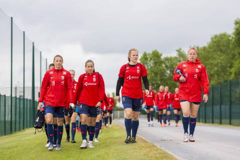 190606 Goalkeeper Cecilie Haustaker Fiskerstrand, Guro Reiten, goalkeeper Oda Maria Hove Bogstad and Therese Sessy Asland of Norway ahead of a training session on June 5, 2019 in Reims. Photo: Fredrik Varfjell BILDBYRAN kod FV 150253 Copyright: FREDRIKxVARFJELL BB190606FV017