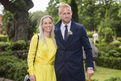 Kasper Schmeichel med sin kone Stine Gyldenbrand. Peter Schmeichel og Laura von Lindholm bliver gift i Egebaeksvang Kirke i Espergaerde loerdag den 15. juni 2019.. , Espergaerde Denmark Copyright: NikolaixLinares NikolaixLinaresx cop101 spdk20190615-180720-L