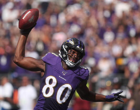 NFL, American Football Herren, USA 2019: Browns vs Ravens SEP 29, Baltimore Ravens WR Miles Boykin (80) spikes the football after catching a touchdown pass in the second quarter of a game against the Cleveland Browns at M&T Bank Stadium in Baltimore, Maryland on September 29, 2019. Photo Mike Buscher Cal Media Sipa USA(Credit Image: © Mike Buscher Cal Sport Media Sipa USA CSM Sipa USA) NO ARCHIVING, EDITORIAL USE ONLY, NO USE IN BOOKS WITHOUT CONSENT Baltimore MD United States Copyright: xCalxSportxMediax 20190930001423197656