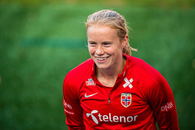 200918 Julie Blakstad of the Norwegian women?s national football team during a training session on September 18, 2020 in Oslo. Photo: Marius Simensen BILDBYRAN Cop 238 bbeng dam em-kval em-kvalifisering kvinner em-kvalik football fotball fotboll norge norway soccer training trening träning UEFA EURO, EM, Europameisterschaft,Fussball Qualifier, EM, Europameisterschaft Copyright: MARIUSxSIMENSEN BB200918BB130