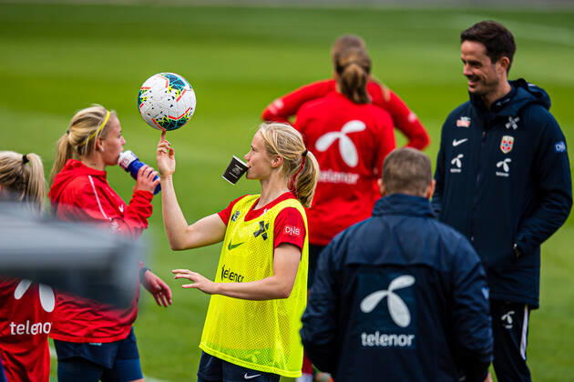 200920 Julie Blakstad of the Norwegian women?s national football team during a training session on September 20, 2020 in Oslo. Photo: Marius Simensen BILDBYRAN Cop 238 bbeng dam em-kval em-kvalifisering kvinner em-kvalik football fotball fotboll norge norway soccer training trening träning UEFA EURO, EM, Europameisterschaft,Fussball Qualifier, EM, Europameisterschaft Copyright: MARIUSxSIMENSEN BB200920BB239