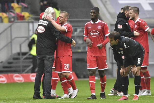 Schlussjubel Schlußjubel Emotion Freude der Mannschaft von Duesseldorf 26.09.2020 Fussball, 2. Bundesliga, Fortuna Duesseldorf vs. FC Wuerzburger Kickers, Merkur Spiel-Arena, Duesseldorf, DFB DFL REGULATIONS PROHIBIT ANY USE OF PHOTOGRAPHS AS IMAGE SEQUENCES AND OR QUASI-VIDEO