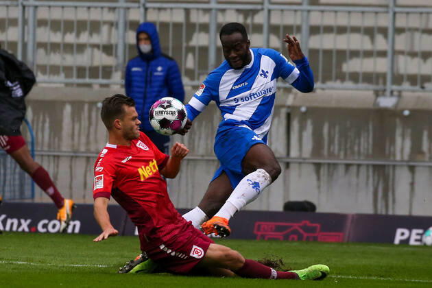 26.09.2020 xjjx Fussball 2.Bundesliga SV Darmstadt 98 - SSV Jahn Regensburg emonline v.l., (DFL DFB REGULATIONS PROHIBIT ANY USE OF PHOTOGRAPHS as IMAGE SEQUENCES and or QUASI-VIDEO) Copyright: JoaquimxFerreira