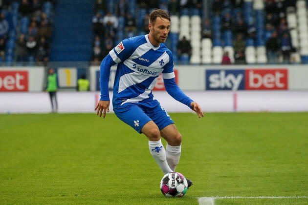 26.09.2020 xjjx Fussball 2.Bundesliga SV Darmstadt 98 - SSV Jahn Regensburg emonline v.l., Matthias Bader (SV Darmstadt 98) (DFL DFB REGULATIONS PROHIBIT ANY USE OF PHOTOGRAPHS as IMAGE SEQUENCES and or QUASI-VIDEO) Copyright: JoaquimxFerreira