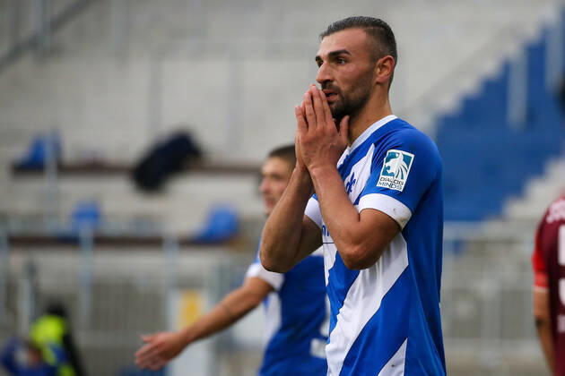 26.09.2020 xjjx Fussball 2.Bundesliga SV Darmstadt 98 - SSV Jahn Regensburg emonline v.l., Serdar Dursun (SV Darmstadt 98), enttaeuscht, enttaeuscht schauend, dissapointed, traurig, frustriert, frust, gefrustet (DFL DFB REGULATIONS PROHIBIT ANY USE OF PHOTOGRAPHS as IMAGE SEQUENCES and or QUASI-VIDEO) Copyright: JoaquimxFerreira