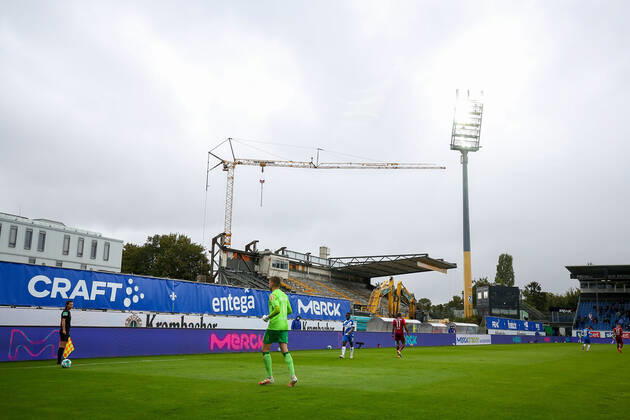 26.09.2020 xjjx Fussball 2.Bundesliga SV Darmstadt 98 - SSV Jahn Regensburg emonline v.l., Baustelle Haupttribüne (DFL DFB REGULATIONS PROHIBIT ANY USE OF PHOTOGRAPHS as IMAGE SEQUENCES and or QUASI-VIDEO) Copyright: JoaquimxFerreira