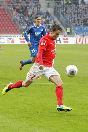 Mainz, Deutschland 05. Oktober 2013: 1. Bundesliga - 13 14 - 8. Spieltag - 1. FSV Mainz 05 vs. 1899 Hoffenheim. Nicolai Müller (Mainz), Torchance, hoch, hochformat 1. Bundesliga - 13 14 - 8. Spieltag - 1. FSV Mainz 05 vs. 1899 Hoffenheim.