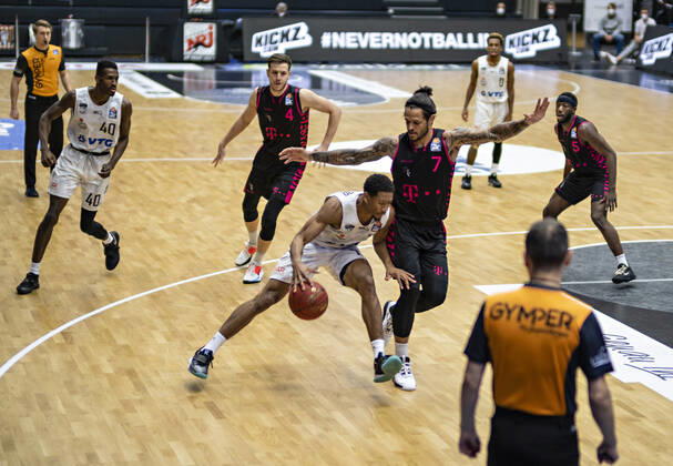 1. Basketball Bundesliga, easyCredit BBL, Saison 2020 2021, 18. Spieltag 12.02.21, Hamburg, Hamburg Towers vs. Telekom Baskets Bonn Â