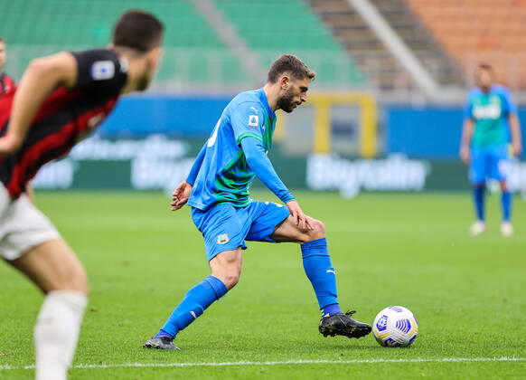 Domenico Berardi of US Sassuolo in action during the Serie A 2020 21 football match between AC Milan vs US Sassuolo at Giuseppe Meazza Stadium, Milan, Italy on April 21, 2021 - Milan Stadio San Siro Milan Italy Copyright: xEPhotopressx SP24-18-042