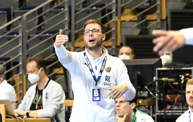 Handball, Herren, Saison 2020 2021, 1. Bundesliga (32. Spieltag), Füchse Berlin - HC Erlangen, Trainer Jaron Siewert (Füchse Berlin), 30.05. 2021, Copyright: xSebastianxRäppoldx xMatthiasxKox
