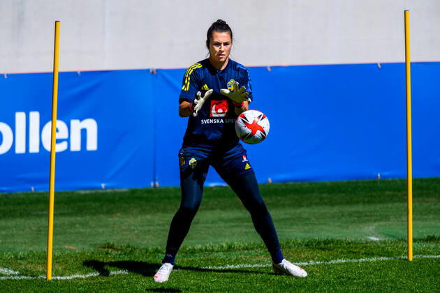 210608 Goalkeeper Zecira Musovic of the Swedish women s national football team during a training session on June 8, 2021 in Kalmar. Photo: Ludvig Thunman BILDBYRAN kod LT LT0177 fotboll football soccer fotball träning practice training sverige sweden dam bbeng Copyright: LUDVIGxTHUNMAN BB210608LT024