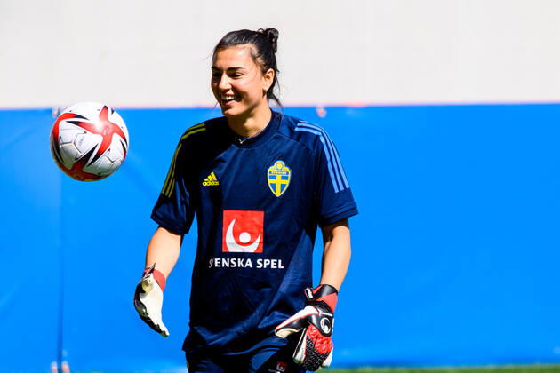 210608 Goalkeeper Zecira Musovic of the Swedish women s national football team during a training session on June 8, 2021 in Kalmar. Photo: Ludvig Thunman BILDBYRAN kod LT LT0177 fotboll football soccer fotball träning practice training sverige sweden dam bbeng Copyright: LUDVIGxTHUNMAN BB210608LT047