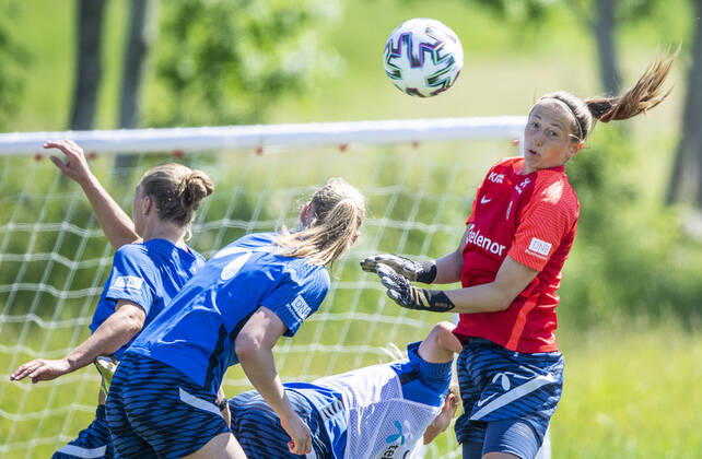 210608 Goalkeeper Cecilie Haustaker Fiskerstrand of the Norwegian women?s national football team during a training session on June 8, 2021 in Borgholm. Photo: Suvad Mrkonjic BILDBYRAN COP 170 SM0076 fotboll football soccer fotball träning practice training norge norway dam bbeng Copyright: SUVADxMRKONJIC BB210608SM051