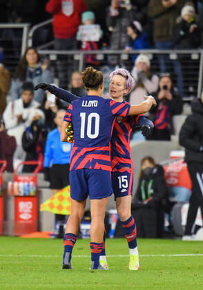 SAINT PAUL, MN - OCTOBER 26: United States forward Carli Lloyd (10) hugs United States forward Megan Rapinoe (15) before leaving the pitch for her final time as she retired after a friendly soccer match between Korea Republic and the United States on Oct 26, 2021 at Allianz Field in Saint Paul, MN. (Photo by Nick Wosika Icon Sportswire) SOCCER: OCT 26 Women s - USA v Korea Icon2021102642