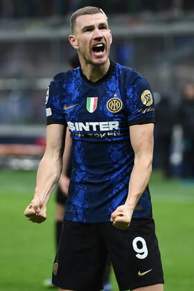 Db Milano 24 11 2021 - Champions League Inter-Shakhtar Donetsk foto Daniele Buffa Image nella foto: esultanza gol Edin Dzeko