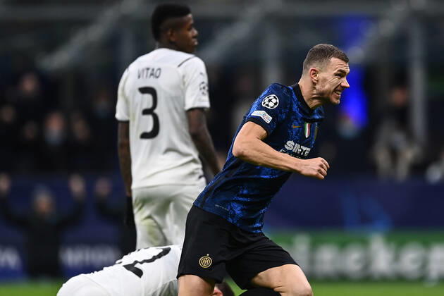 Db Milano 24 11 2021 - Champions League Inter-Shakhtar Donetsk foto Daniele Buffa Image nella foto: esultanza gol Edin Dzeko