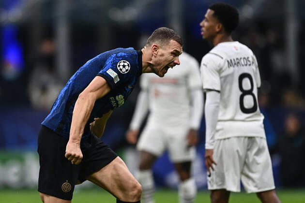 Db Milano 24 11 2021 - Champions League Inter-Shakhtar Donetsk foto Daniele Buffa Image nella foto: esultanza gol Edin Dzeko