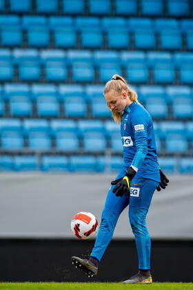 220406 Goalkeeper Sunniva Skoglund of the Norwegian women s national football team during a training session on April 6, 2022 in Sandefjord. Photo: Vegard Grott BILDBYRAN kod VG VG0260 bbeng fotboll football soccer fotball vm-kval kval fifa women s world cup qualifier qualifier träning practice training trening norge norway dam Copyright: VEGARDxGRoTT BB220406VG060