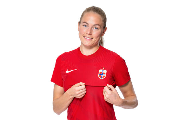220407 Guro Bergsvand of the Norwegian women?s national football team poses for a portrait on April 4, 2022 in Oslo. Photo: Vegard Grott BILDBYRAN kod VG VG0262 bbeng fotball fotboll football norge norway a kvinner portrett porträtt portraits dam Copyright: VEGARDxGRoTT BB220407VG290