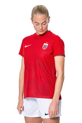 220407 Guro Bergsvand of the Norwegian women?s national football team poses for a portrait on April 4, 2022 in Oslo. Photo: Vegard Grott BILDBYRAN kod VG VG0262 bbeng fotball fotboll football norge norway a kvinner portrett porträtt portraits dam Copyright: VEGARDxGRoTT BB220407VG293