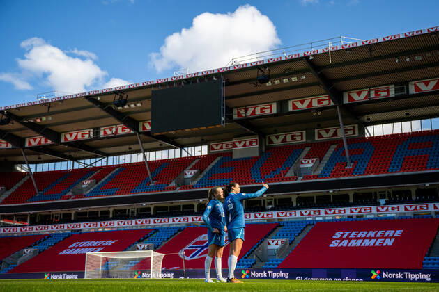 220411 Frida Maanum and Ingrid Syrstad Engen of the Norwegian women s national football team during a training session on April 11, 2022 in Oslo. Photo: Vegard Grott BILDBYRAN kod VG VG0265 bbeng fotboll football soccer fotball vm-kval kval fifa women s world cup qualifier qualifier träning practice training trening norge norway dam Copyright: VEGARDxGRoTT BB220411VG008