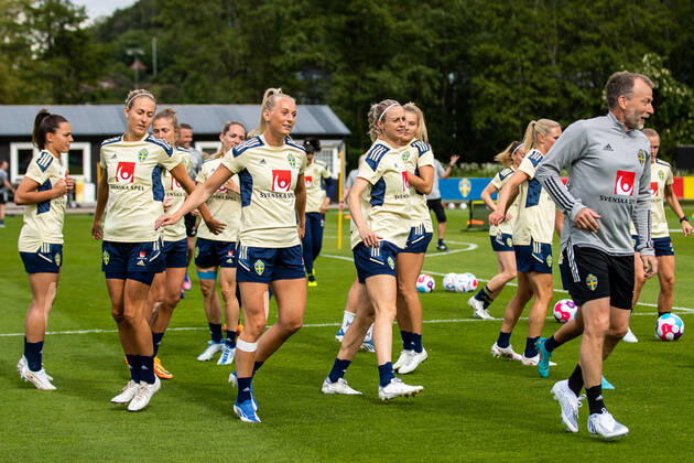 220620 Stina Blackstenius and Amanda Ilestedt of the Swedish women s national football team during a training session on June 20, 2022 in Bastad. Photo: Mathilda Ahlberg BILDBYRAN COP 240 MA0252 bbeng fotboll football soccer fotball training träning practice sverige sweden dam Copyright: MATHILDAxAHLBERG BB220620BB124