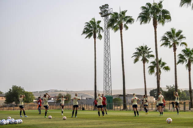 221003 Players of Sweden during a training session with the Swedish women s national football team on October 3, 2022 in Cordoba. Photo: Ludvig Thunman BILDBYRAN kod LT LT0418 fotboll football soccer fotball träning practice training sverige sweden dam bbeng Copyright: LUDVIGxTHUNMAN BB221003LT027