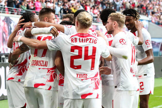 Torjubel - Torschütze Christopher Nkunku (RB Leipzig,18) trifft zum 1-0 - 1. Fussball Bundesliga Saison 2022-2023 Punktspiel RB Leipzig vs. Bayer Leverkusen in der Red Bull Arena in Leipzig - Aktion,Fussball,Deutschland,Mann,Männer,29.10.2022