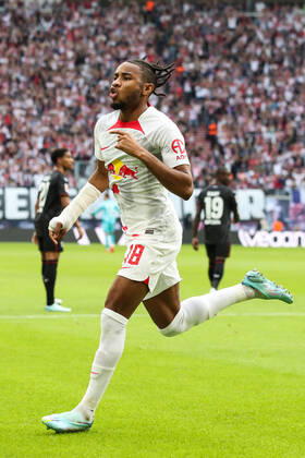 Torjubel - Torschütze Christopher Nkunku (RB Leipzig,18) trifft zum 1-0 - 1. Fussball Bundesliga Saison 2022-2023 Punktspiel RB Leipzig vs. Bayer Leverkusen in der Red Bull Arena in Leipzig - Aktion,Fussball,Deutschland,Mann,Männer,29.10.2022