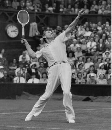 Gottfried von Cramm Gottfried von Cramm playing tennis at Wimbledon 25 June 1951  Copyright: xTopFotox Sp007734