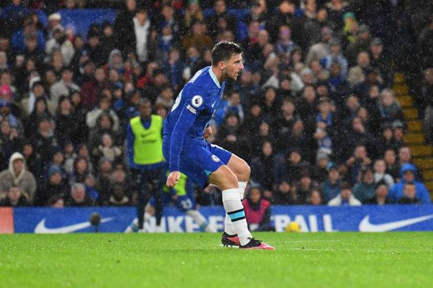 Chelsea v Bournemouth Premier League 27 12 2022. Chelsea midfielder Mason Mount (19) GOAL scores 2-0 during the Premier League match between Chelsea and Bournemouth at Stamford Bridge, London, England on 27 December 2022. London Stamford Bridge Greater London England Editorial use only DataCo restrictions apply See www.football-dataco.com , Copyright: xSimonxTraylenx PSI-16605-0006
