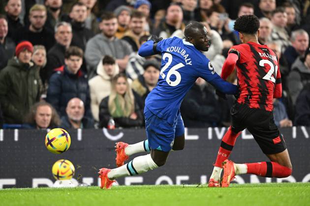 Chelsea v Bournemouth Premier League 27 12 2022. AFC Bournemouth midfielder Philip Billing (29) makes a tackle on Chelsea defender Kalidou Koulibaly (26) during the Premier League match between Chelsea and Bournemouth at Stamford Bridge, London, England on 27 December 2022. London Stamford Bridge Greater London England Editorial use only DataCo restrictions apply See www.football-dataco.com , Copyright: xSimonxTraylenx PSI-16605-0024