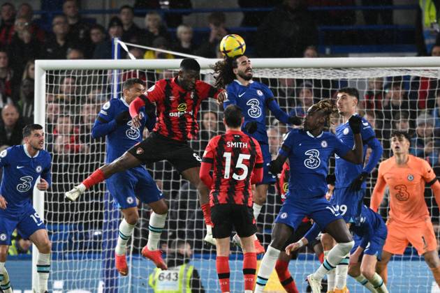 Chelsea v Bournemouth Premier League 27 12 2022. AFC Bournemouth midfielder Jefferson Lerma (8) and Chelsea defender Wesley Fofana (33) challenge for a header during the Premier League match between Chelsea and Bournemouth at Stamford Bridge, London, England on 27 December 2022. during the Premier League match between Chelsea and Bournemouth at Stamford Bridge, London, England on 27 December 2022. London Stamford Bridge Greater London England Editorial use only DataCo restrictions apply See www.football-dataco.com , Copyright: xSimonxTraylenx PSI-16605-0032