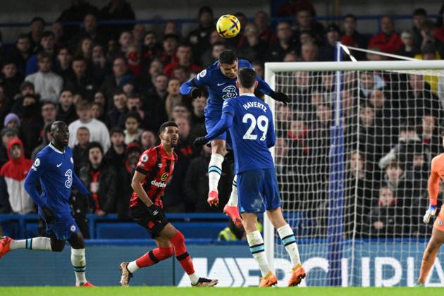 Chelsea v Bournemouth Premier League 27 12 2022. Chelsea defender Thiago Silva (6) heads the ball during the Premier League match between Chelsea and Bournemouth at Stamford Bridge, London, England on 27 December 2022. London Stamford Bridge Greater London England Editorial use only DataCo restrictions apply See www.football-dataco.com , Copyright: xSimonxTraylenx PSI-16605-0055