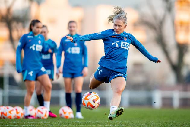 230213 Thea Bjelde of the Norwegian women s national football team during a training session on February 13, 2023 in Angers. Photo: Vegard Grott BILDBYRAN kod VG VG0392 bbeng fotboll football soccer fotball träningslandskamp International Friendly, Länderspiel, Nationalmannschaft privatlandskamp träning practice training trening norge norway women dam Copyright: VEGARDxGRoTT BB230213VG016